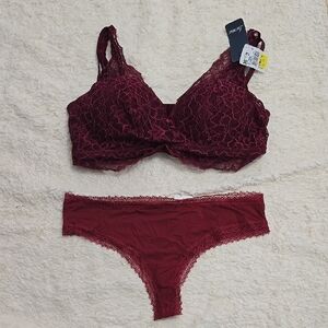 Lace Bralette and Panty Set - Burgundy Bra 36 B panty large